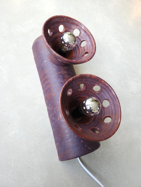 Image 1 of Bijzondere bruin-aubergine kleurige keramieken aardewerken vintage wandlamp, west germany fat lava stijl.