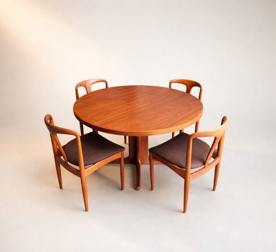 Image 1 of Set da pranzo "Juliane" di Johannes Andersen - tavolo rotondo in teak + 4 sedie, danese, anni '60.