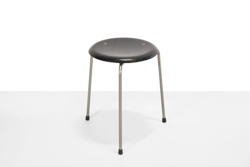 Very early edition Arne Jacobsen DOT stool model 3170 by Fritz Hansen – krukjes, Wood, Brass, Vintage (photo 2 of 8)