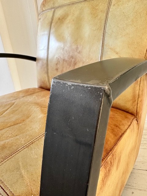 Fauteuil en cuir de luxe avec accoudoirs en acier - Élégant et confortable