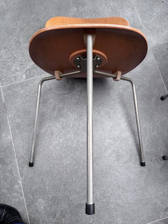 Image 1 of set di 4 sedie vintage a 3 gambe Fritz Hansen