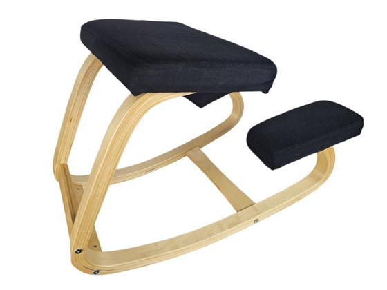 Sedia a ginocchiera con cuscini in tessuto nero, Sedie a dondolo, Legno, Tessile, Modern (foto 4 di 6)