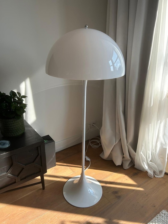 Image 1 of Louis Poulsen Panthella vloerlamp