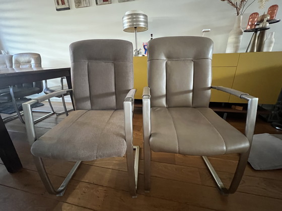 Image 1 of Complete eethoek met 6 mooie stoelen