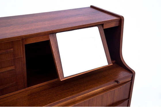 Image 1 of Bureau en teck, design danois, années 1960.