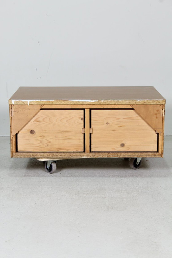 Image 1 of Ensemble vintage d'armoires suspendues