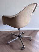 Beautiful vintage Eames Fiberglass Armchair by Herman Miller, designed by the iconic design duo Charles and Ray Eames