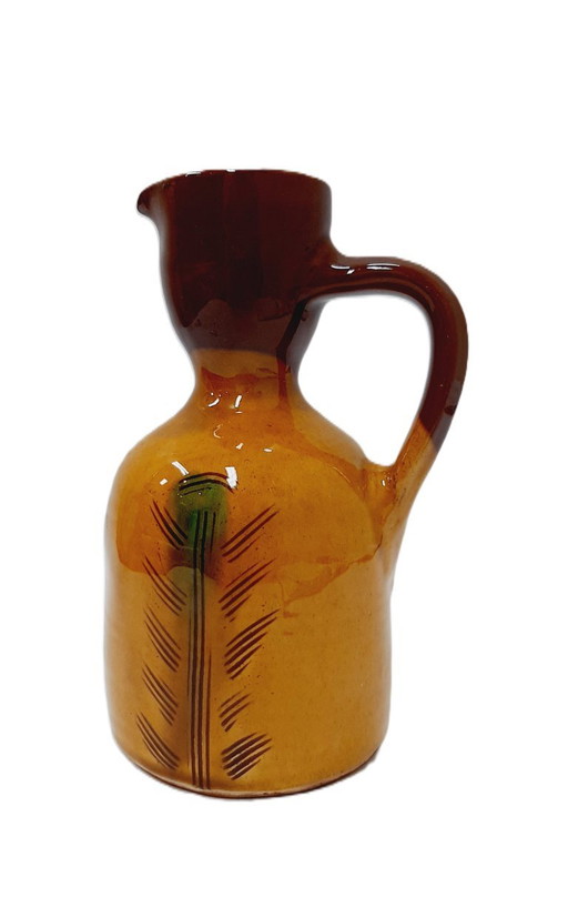 Jarra de cerámica vintage para la cosecha