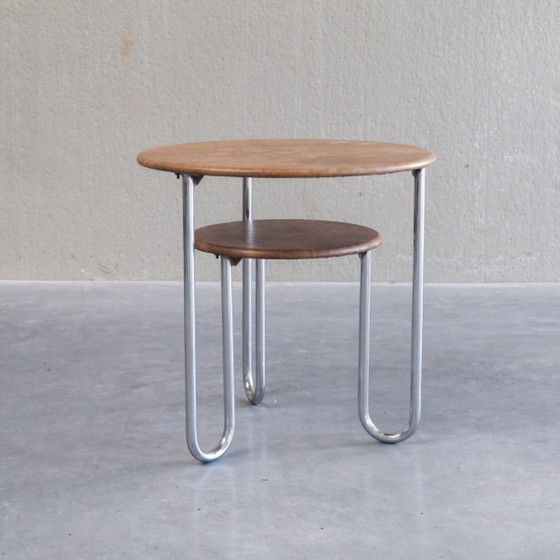 Bauhaus-Beistelltisch mit zwei Ebenen – Beistelltische, Chrome, Leather (photo 5 of 15)