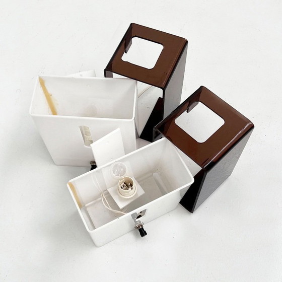 Image 1 of Ein Paar Space Age Smoke-Wandlampen aus Plexiglas, 1970er Jahre