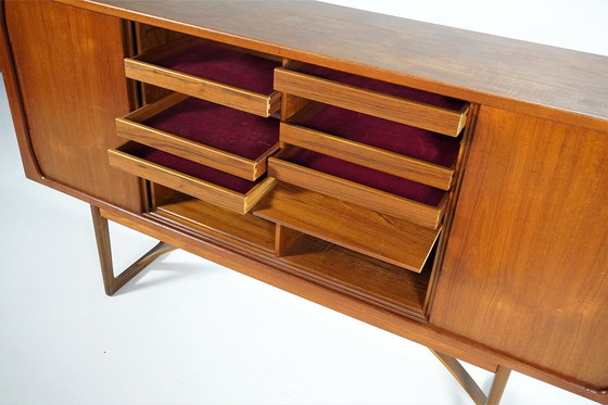 Image 1 of Teakhouten highboard van Sofus Jørgensen, Denemarken 1960
