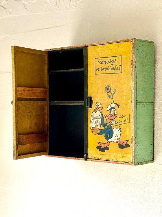 Mobile dipinto a mano di metà secolo, ex Cecoslovacchia, anni '70 – Armadi contenitori, Wood (photo 12 of 17)