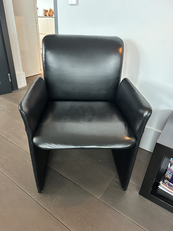 Image 1 of 10 sedie da pranzo in pelle Saporiti con braccioli: design italiano senza tempo