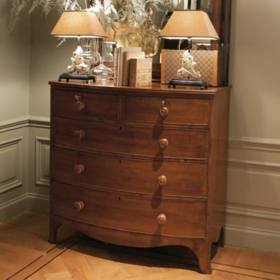 Image 1 of Cassettiera con frontale ad arco Eichholtz