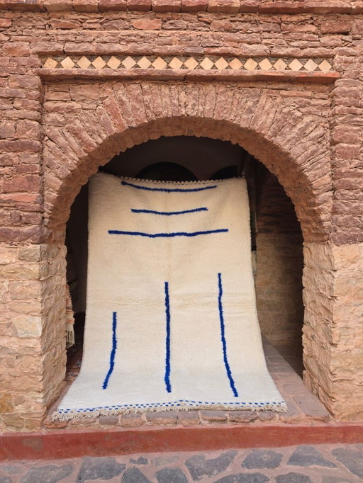 Beni Ourain Teppich in Blau und Creme, 258 x 161 cm