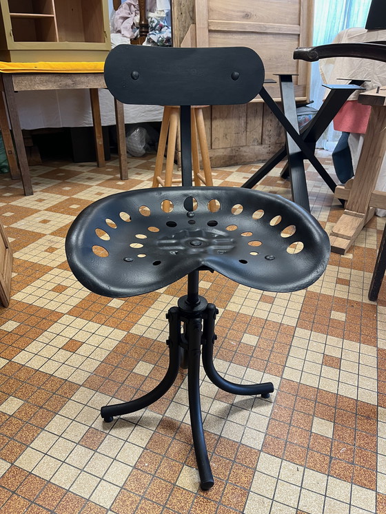 Image 1 of Sgabello vintage in metallo nero