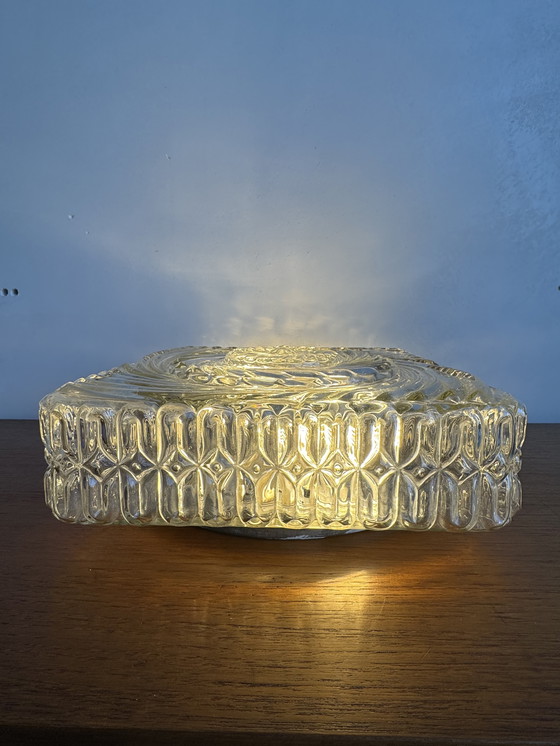 Image 1 of Lampada da soffitto/parete in vetro Wila vintage: eleganza Art Déco vorticosa