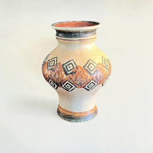 Beautiful Mid Century Vase by BAY with design number 534/25. A perfect addition to your 50s-60s vase collection.