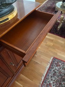 Credenza in legno di ciliegio del marchio francese Grange