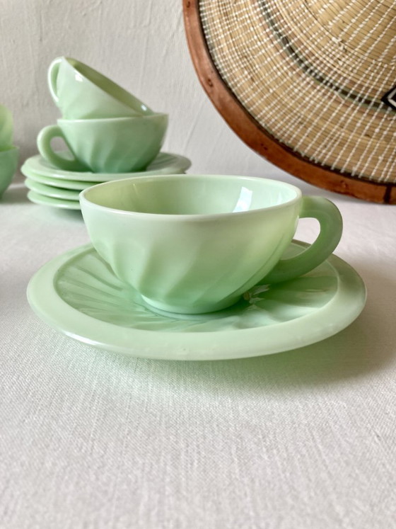 Cups and saucers in molded pressed glass, 1950s – Crockery (photo 5 of 9)