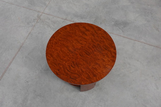 Image 1 of Round Art Deco coffee table in burl veneer, France ca. 1920