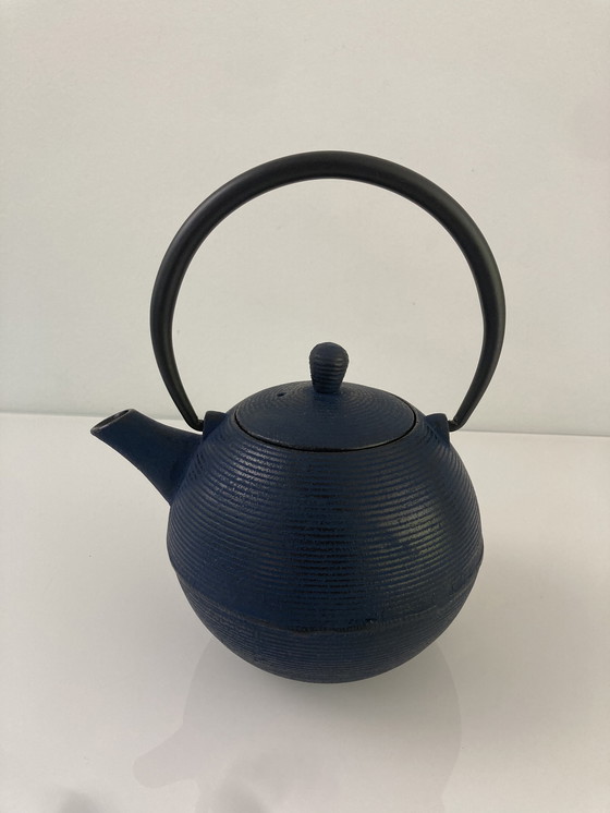 Image 1 of Théière japonaise en fonte Hinomaru, bleu indigo