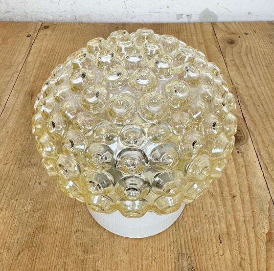 Image 1 of Plafonnier vintage en porcelaine blanche, années 1970