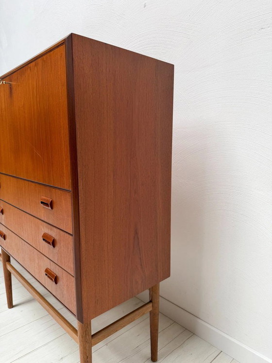 Credenza Highboard design danese vintage anni '60 attribuita a Børge Mogensen – Credenze, Legno (photo 8 of 12)