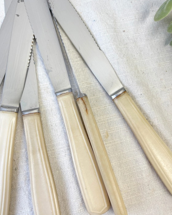6 couteaux vintage en Bakélite ivoire France – Accessoires de table (photo 14 of 14)