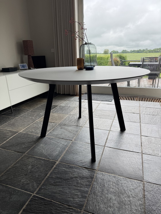 Image 1 of Mesa de comedor redonda Studio Henk, 130 cm