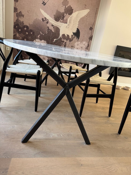 Image 1 of Ovale marmeren tafel (220x110cm)