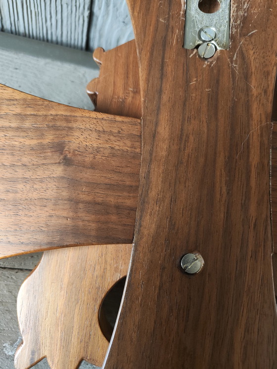 Image 1 of Buste ancien en bois sculpté de Jésus-Christ, avec tête, couronne et épines sur une croix, décoration murale