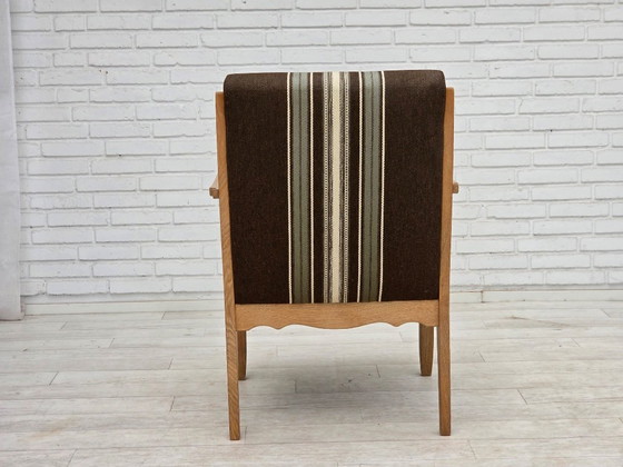 Image 1 of Sillón danés de los años 70, tapizado original de lana a rayas, madera de roble tallada.