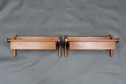 1950s Paire de rares tables de nuit flottantes en teck de Borge Mogensen par Dyrlund Denmark