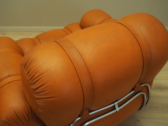 Image 1 of Ensemble de fauteuils orange, design de l'âge de l'espace, années 1960, production : Italie