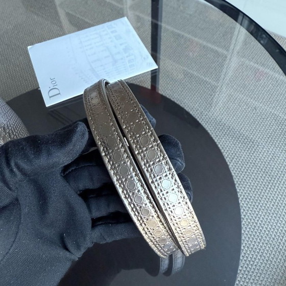 Image 1 of DIOR LADY MEDIUM - MICRO-CANNAGE METALLIC GOUDEN BESLAG