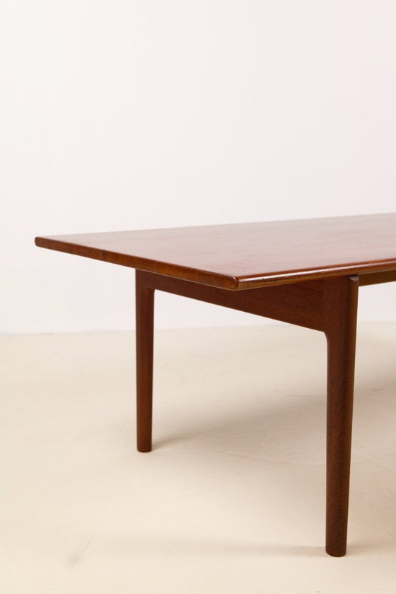 Image 1 of Table basse Hans Wegner AT-15 en teck massif et chêne pour Andreas Tuck