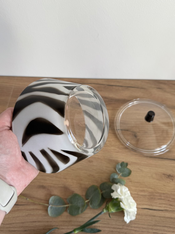 Image 1 of Plato de dulces de cebra