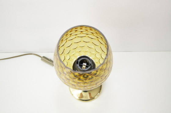 Image 1 of Tafellamp messing glazen kap kelkvorm bruin jaren 80 J Vintage