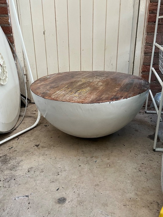 Image 1 of Round coffee table