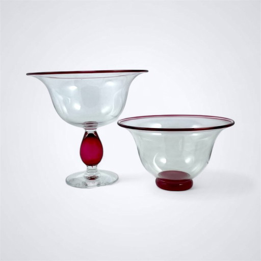 Paire de bols en verre d'art Orrefors aux accents rubis signés Wilke Adolfsson — Artisanat suédois intemporel
