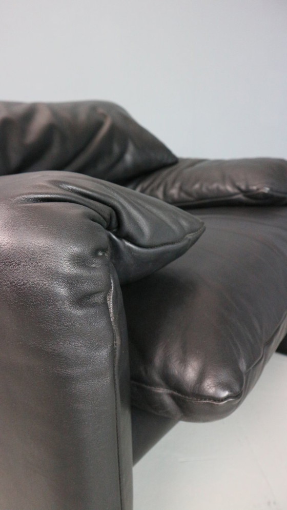 Image 1 of Vico Magistretti Maralunga - Sedia da salotto in pelle nera per Cassina, anni '80