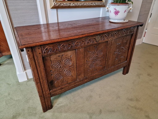Oak blanket chest