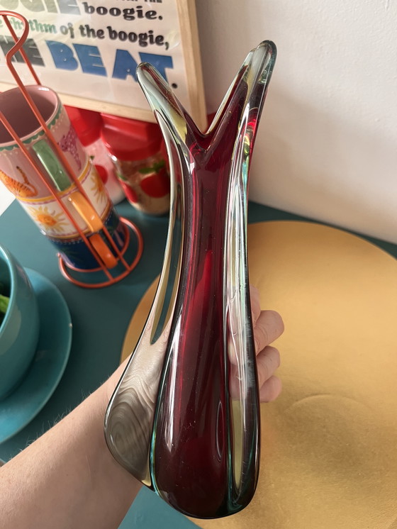 Image 1 of Vaso vintage di Murano – rosso con vetro Sommerso blu-verde – anni '60