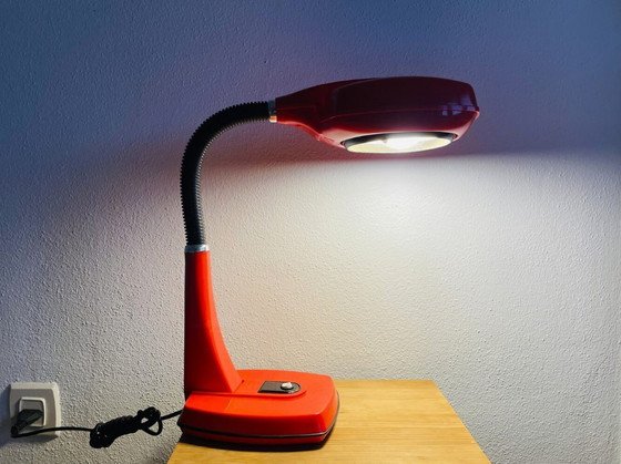 Image 1 of Retro futuristische rote Goosenck Schreibtischlampe aus der UdSSR, 1980er