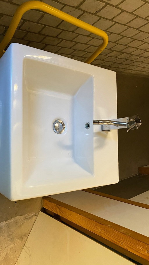 lavabo avec robinet