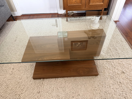 Image 1 of Moderne design salontafel noten met glasplaat 