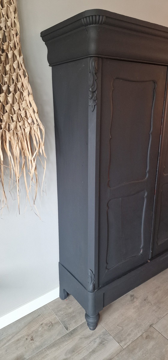 Image 1 of Prachtige matzwarte brocante kast