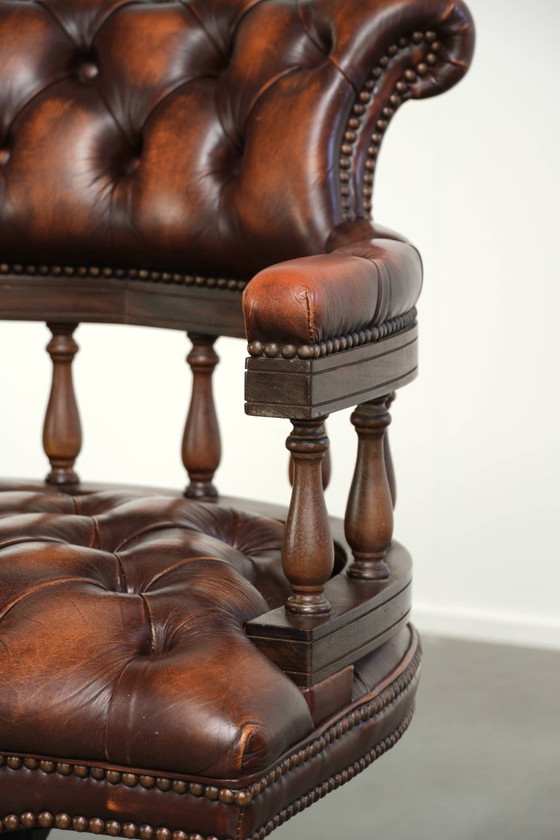 Sedia da ufficio Chesterfield di lusso in pelle bovina inglese, girevole e reclinabile con bottoni, colori (photo 11 of 15)