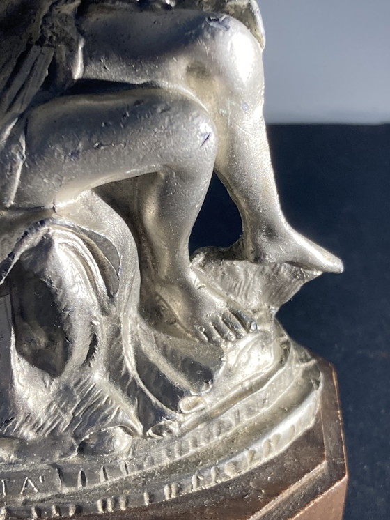 Image 1 of Piccola statua raffigurante la Pietà di Michelangelo, vintage anni '80